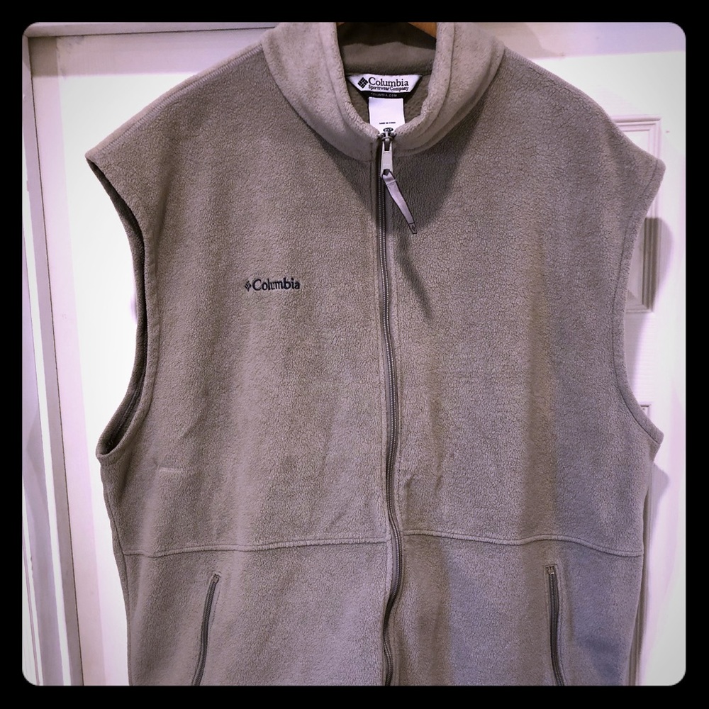 Men’s Columbia Fleece Vest in Tan in size 2X Tall